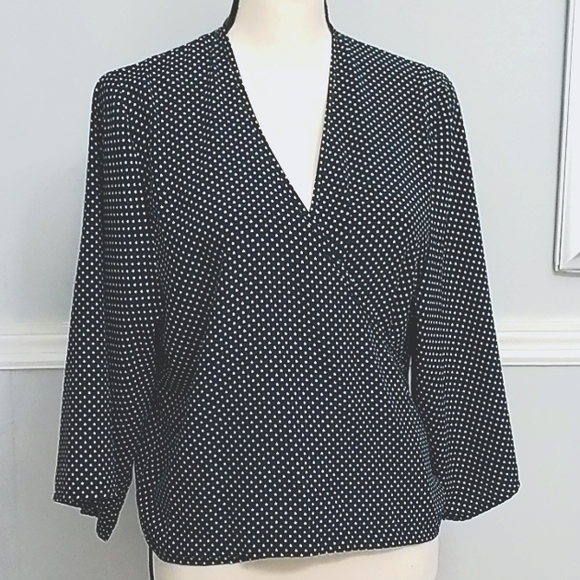 Market Star White Print Tie Front Top - Picture 9 of 10